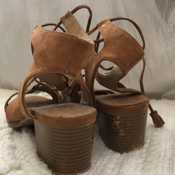 Old Navy Faux Suede Gold Stud Lace Up Gladiator Block Heel Sandals 10 - Picture 3 of 9